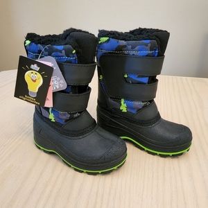 Kids winter boots arctic tracks